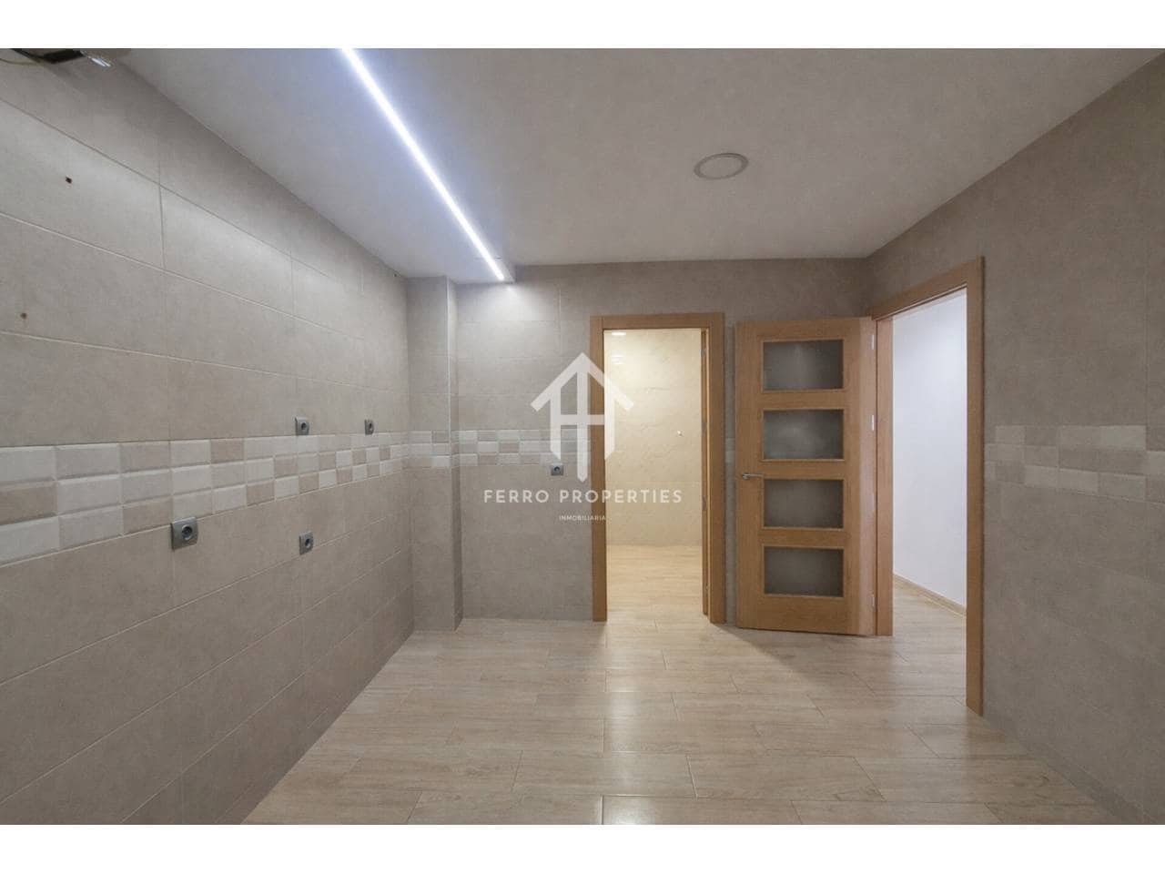 2 slaapkamer Flat te koop in Loja - € 130.000 (Ref: 9783523)