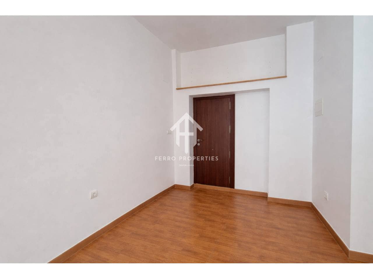 2 slaapkamer Flat te koop in Loja - € 130.000 (Ref: 9783523)