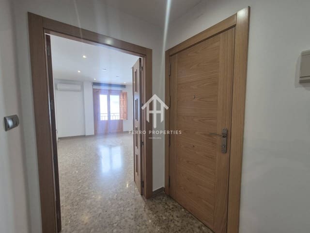 2 slaapkamer Flat te koop in Loja - € 130.000 (Ref: 9783523)