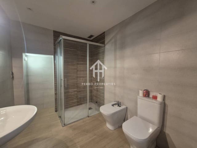 2 slaapkamer Flat te koop in Loja - € 130.000 (Ref: 9783523)