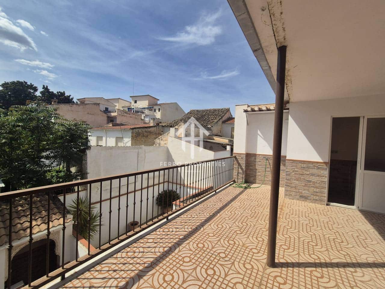 2 slaapkamer Flat te koop in Loja - € 130.000 (Ref: 9783523)