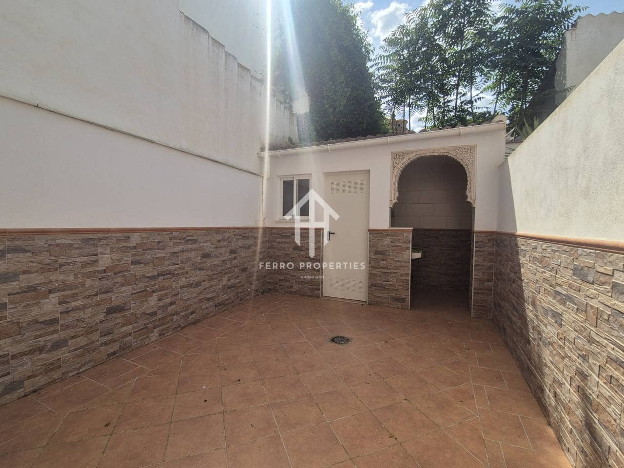 2 slaapkamer Flat te koop in Loja - € 130.000 (Ref: 9783523)
