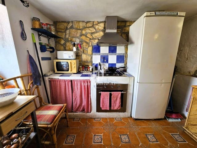 3 Zimmer Haus zu verkaufen in Loja - 119.900 € (Ref: 9788082)