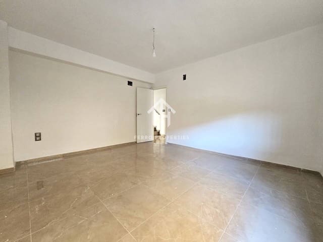 6 sovrum Hus till salu i Peligros med garage - 217 000 € (Ref: 9796092)