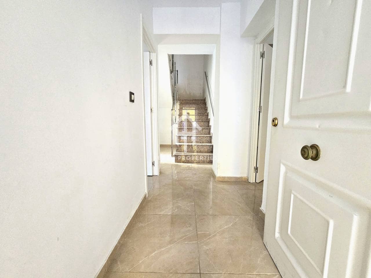 6 sovrum Hus till salu i Peligros med garage - 217 000 € (Ref: 9796092)