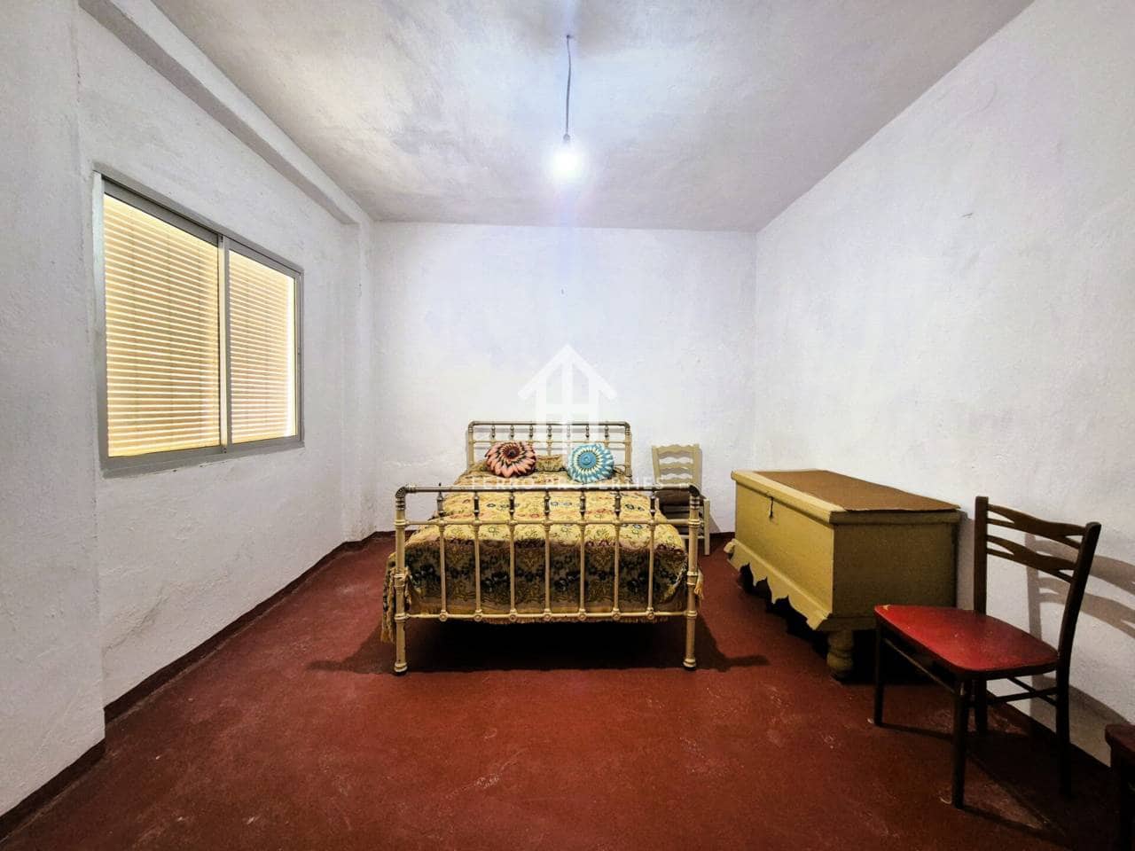 6 bedroom Townhouse for sale in Salar - € 53,900 (Ref: 9800946)