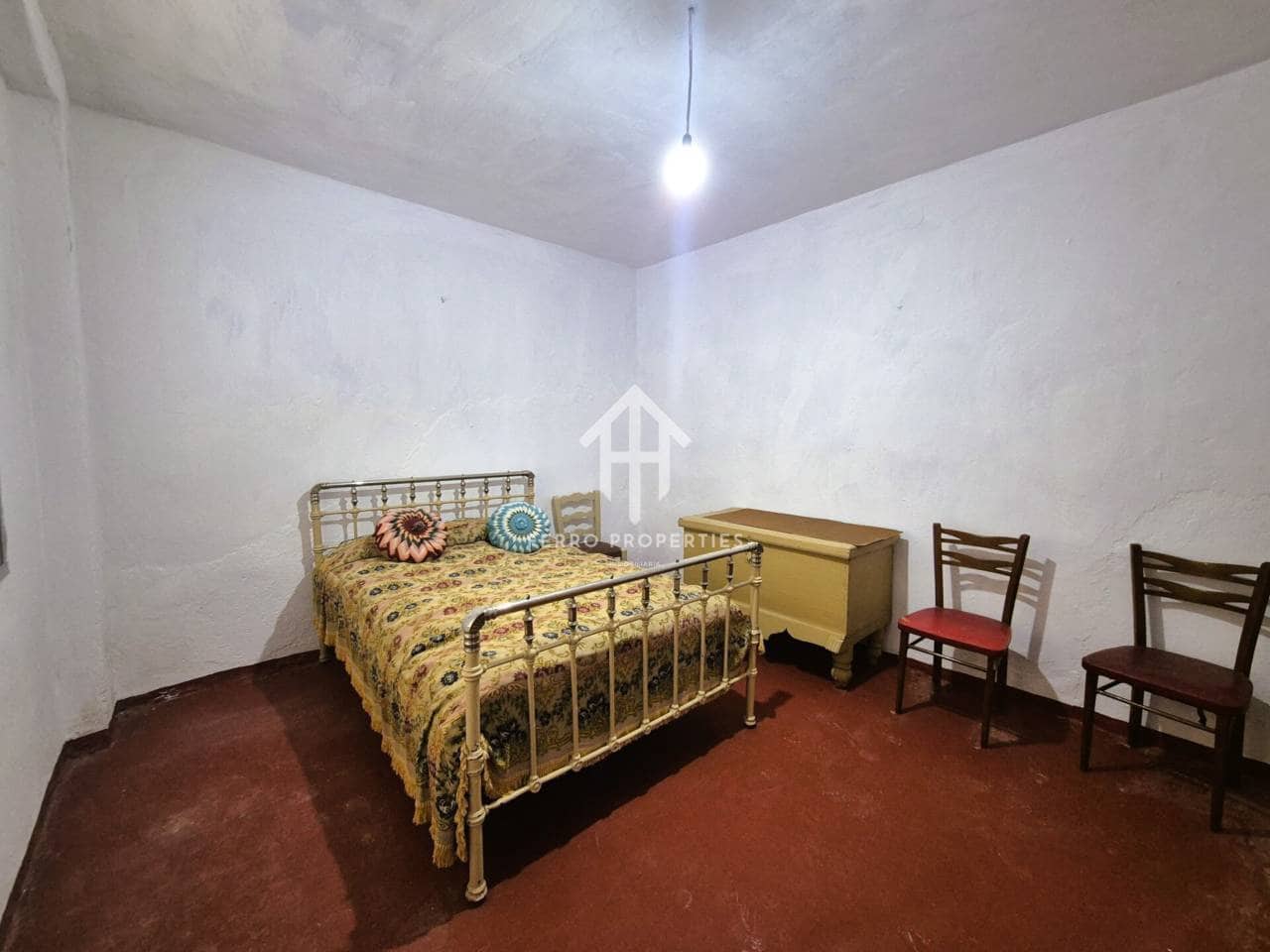 6 bedroom Townhouse for sale in Salar - € 53,900 (Ref: 9800946)