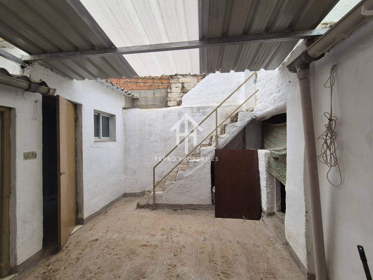 6 bedroom Townhouse for sale in Salar - € 53,900 (Ref: 9800946)