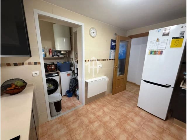 Piso de 3 habitaciones en Cijuela en venta con piscina garaje - 140.000 € (Ref: 9816817)