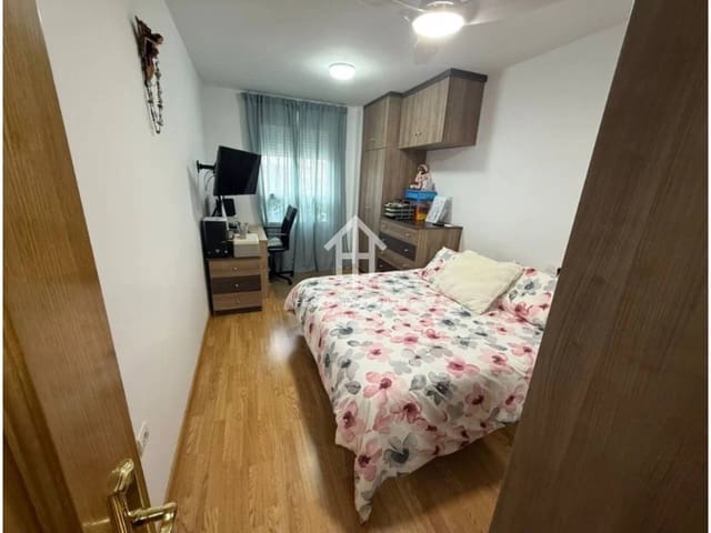Piso de 3 habitaciones en Cijuela en venta con piscina garaje - 140.000 € (Ref: 9816817)