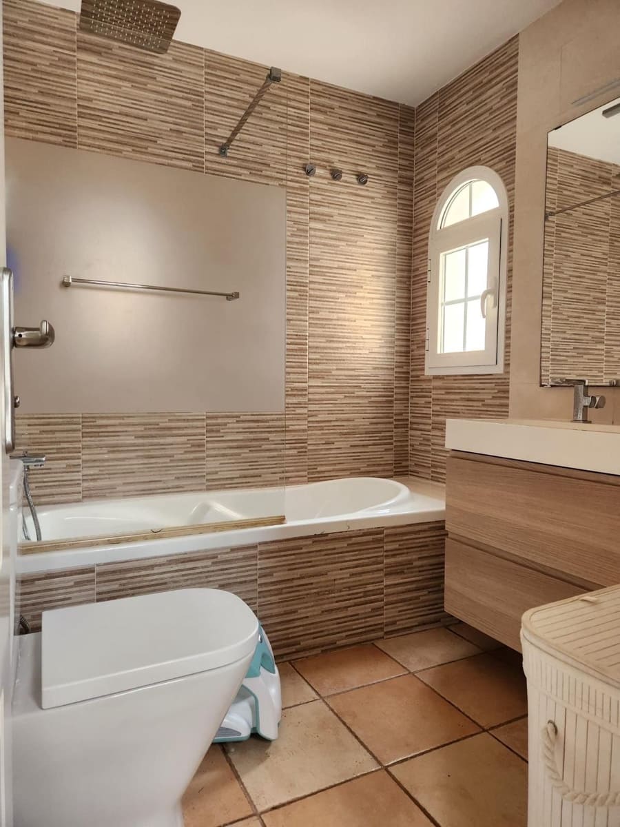 2 soveværelse Byhus til salg i Antigua - € 245.000 (Ref: 9162067)