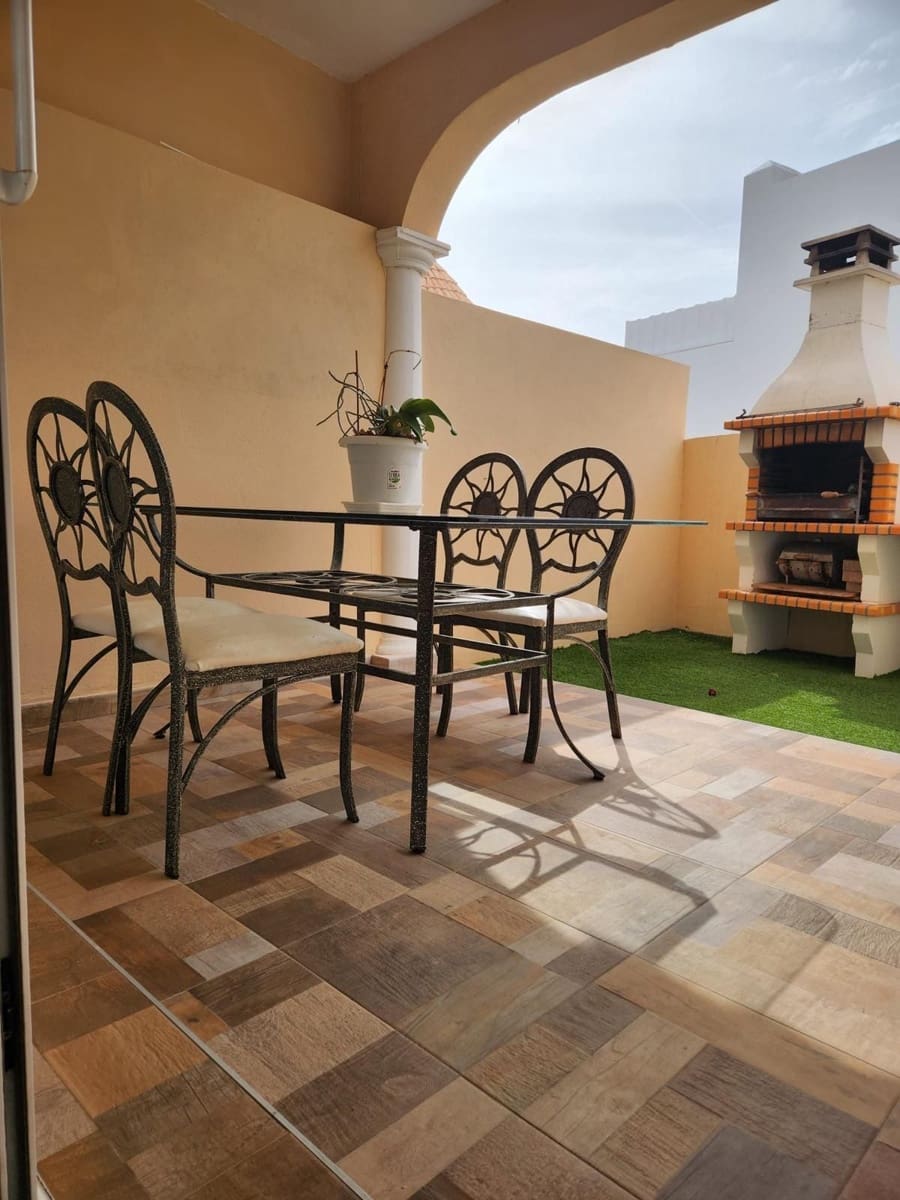 2 soveværelse Byhus til salg i Antigua - € 245.000 (Ref: 9162067)