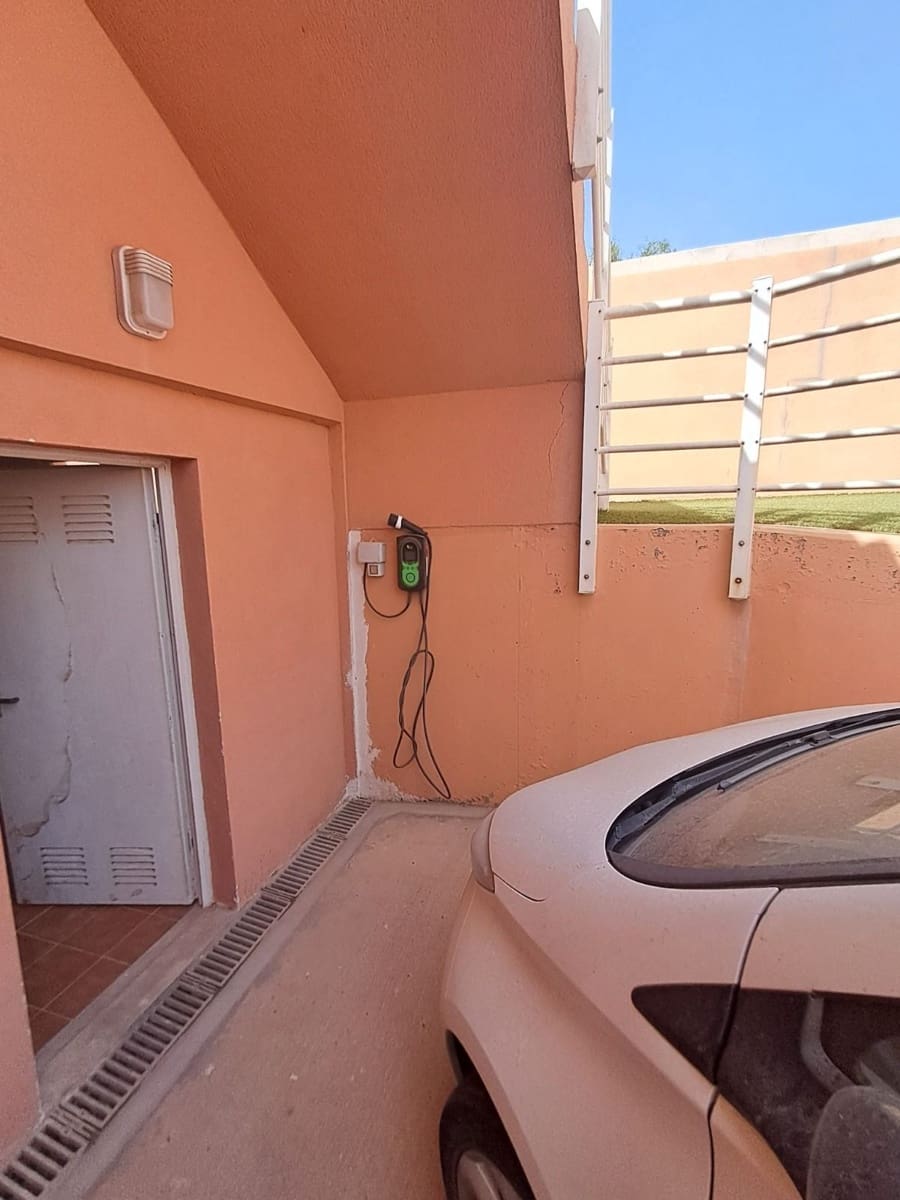 3 makuuhuone Huvila myytävänä paikassa Costa de Antigua mukana uima-altaan 
autotalli - 450 000 € (Ref: 9256788)