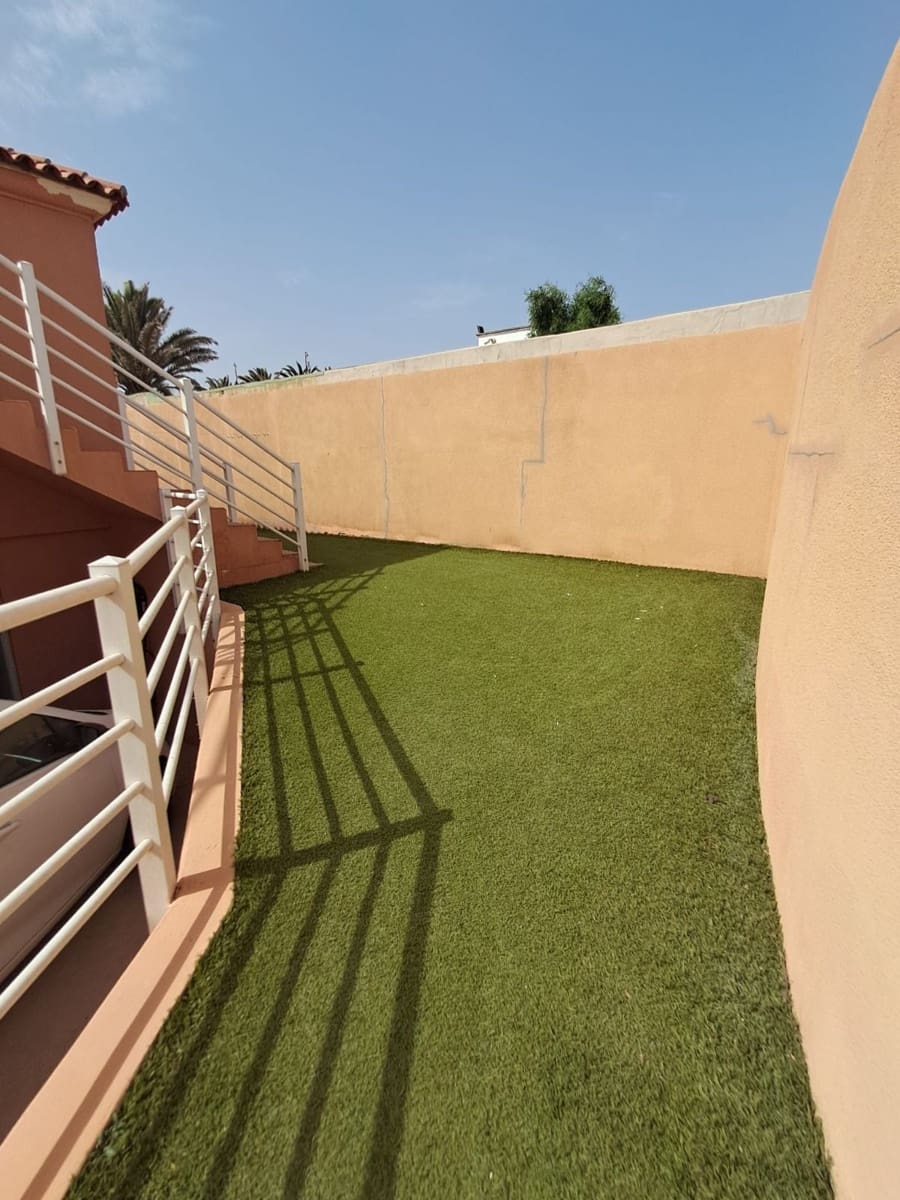 3 makuuhuone Huvila myytävänä paikassa Costa de Antigua mukana uima-altaan 
autotalli - 450 000 € (Ref: 9256788)