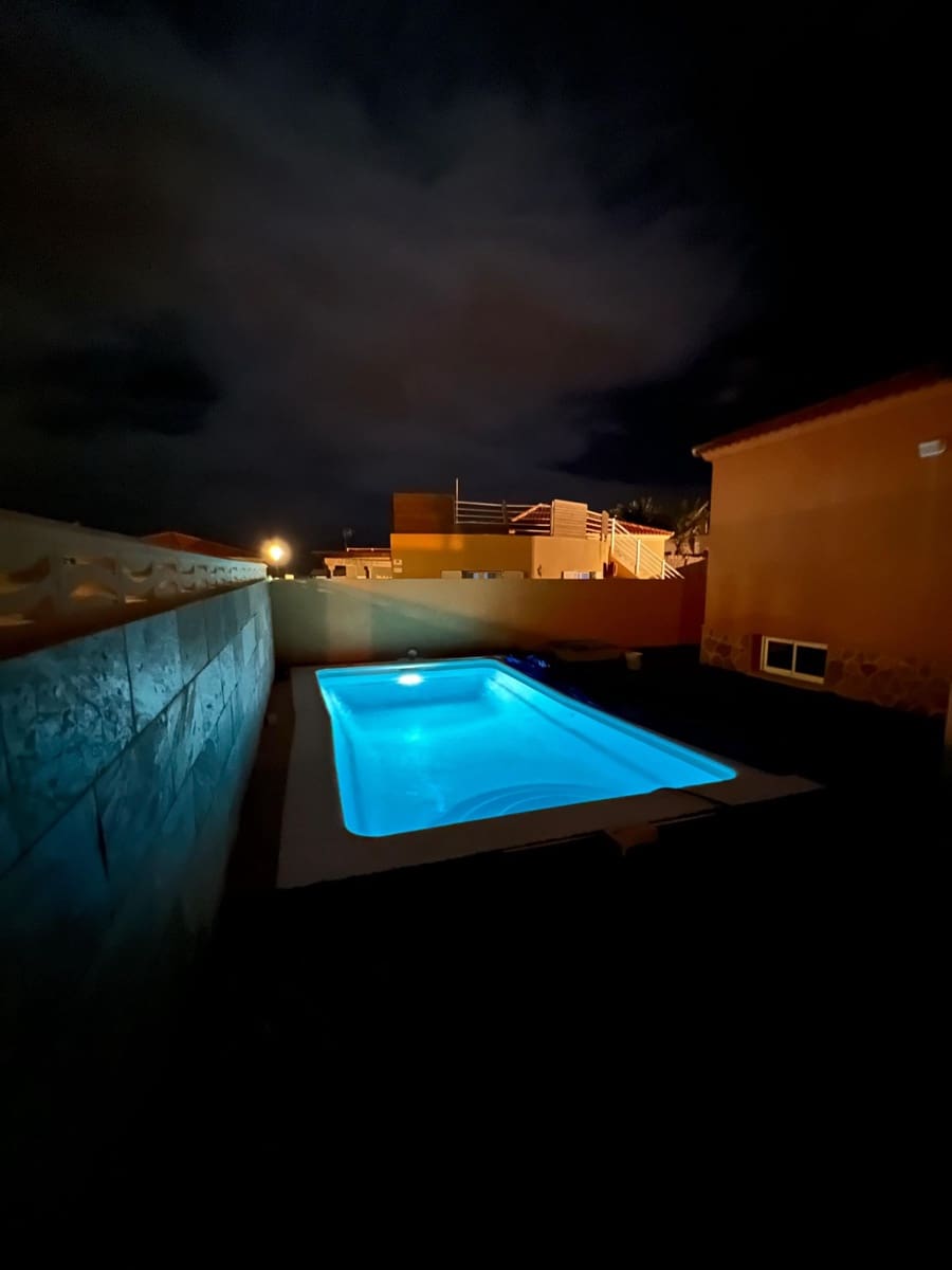 3 makuuhuone Huvila myytävänä paikassa Costa de Antigua mukana uima-altaan 
autotalli - 450 000 € (Ref: 9256788)