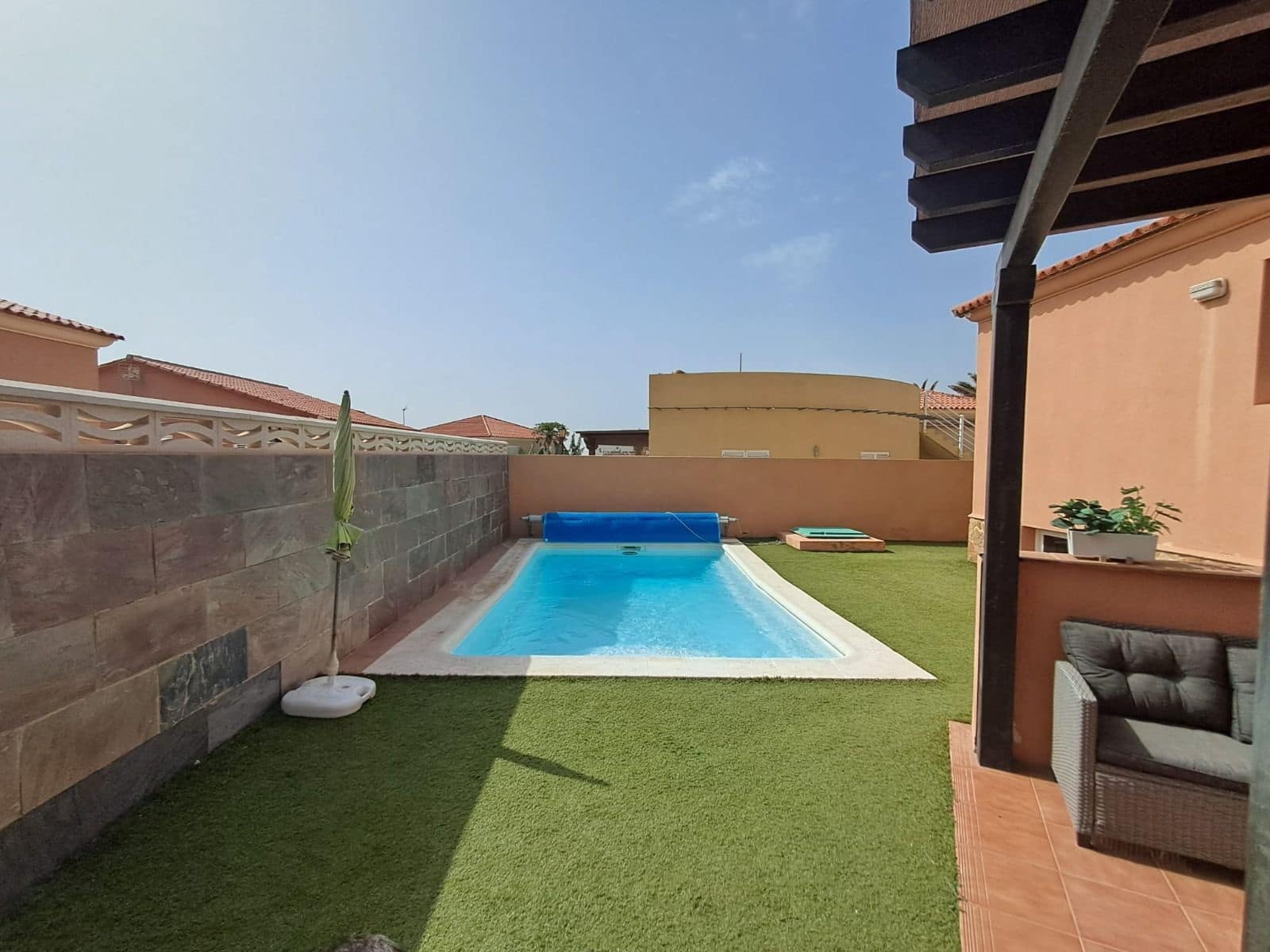 3 makuuhuone Huvila myytävänä paikassa Costa de Antigua mukana uima-altaan 
autotalli - 450 000 € (Ref: 9256788)