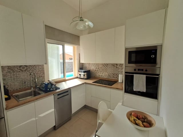 3 soveværelse Villa til salg i Costa de Antigua, Antigua med swimmingpool garage - € 450.000 (Ref: 9256788)