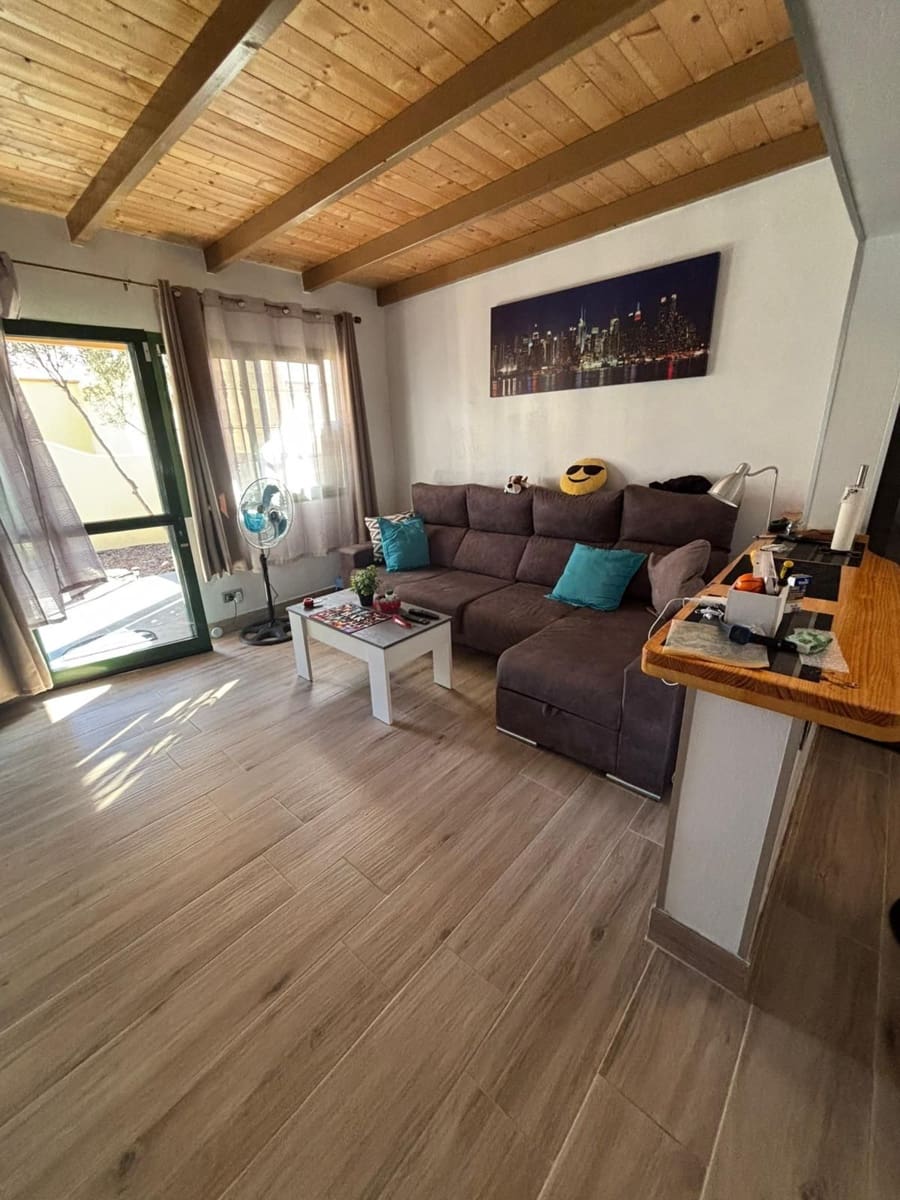 2 soveværelse Bungalow til salg i Pajara med swimmingpool garage - € 230.000 (Ref: 9376677)