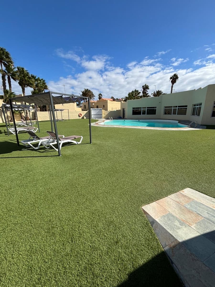 2 soveværelse Bungalow til salg i Pajara med swimmingpool garage - € 230.000 (Ref: 9376677)