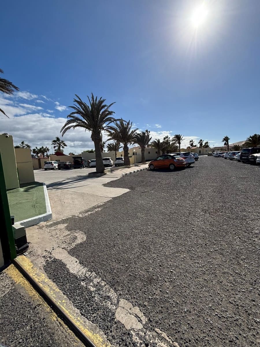 2 soveværelse Bungalow til salg i Pajara med swimmingpool garage - € 230.000 (Ref: 9376677)