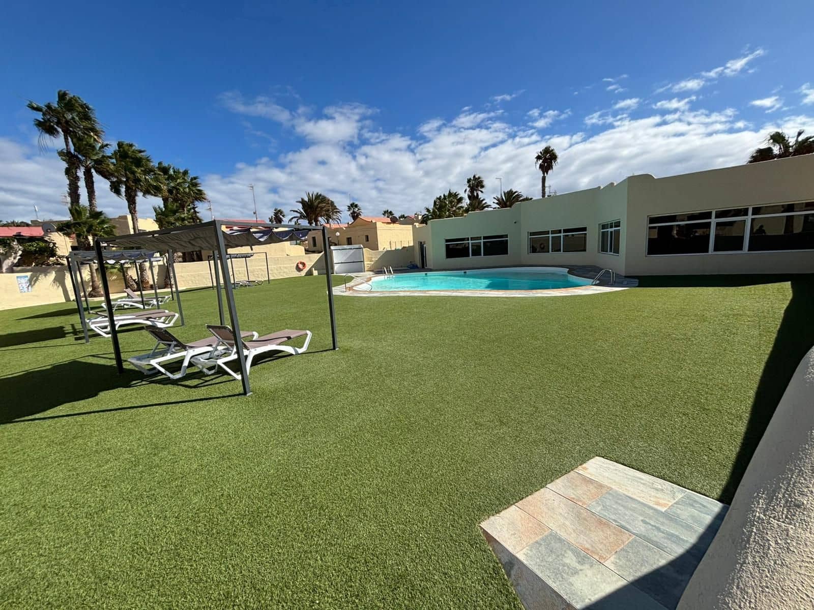 2 soveværelse Bungalow til salg i Pajara med swimmingpool garage - € 230.000 (Ref: 9376677)