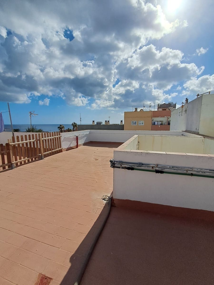 2 soveværelse Lejlighed til salg i Puerto del Rosario - € 182.000 (Ref: 9647822)