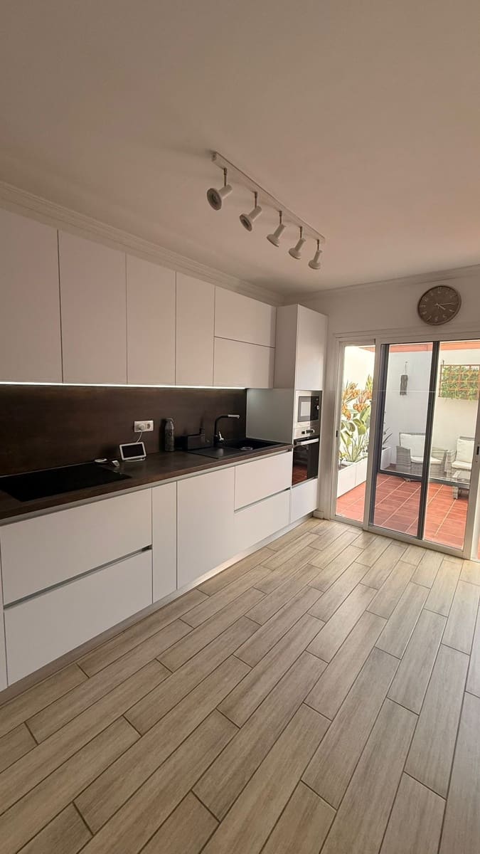 3 makuuhuone Huvila myytävänä paikassa Puerto del Rosario mukana 
autotalli - 299 000 € (Ref: 9655724)