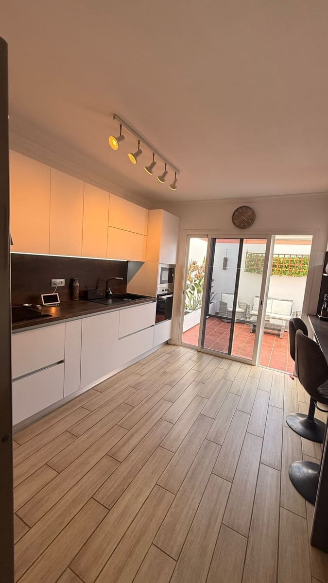 3 makuuhuone Huvila myytävänä paikassa Puerto del Rosario mukana 
autotalli - 299 000 € (Ref: 9655724)