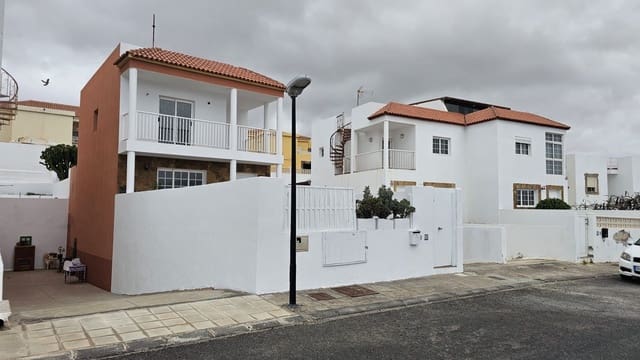 Casa de 4 habitaciones en Puerto del Rosario en venta con garaje - 350.000 € (Ref: 9822319)