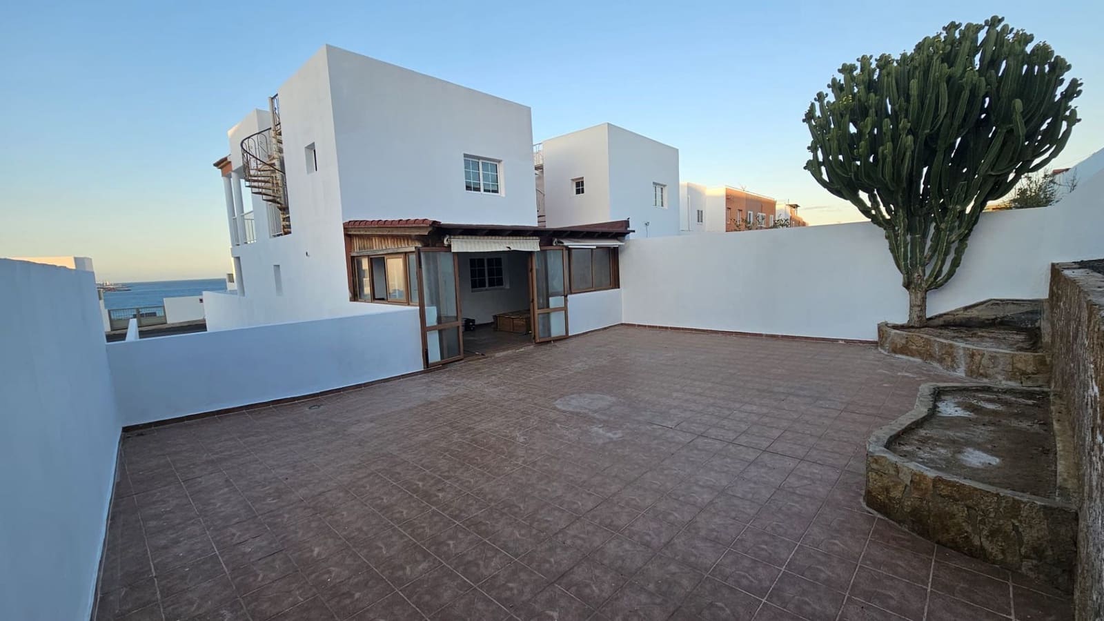 Casa de 4 habitaciones en Puerto del Rosario en venta con garaje - 350.000 € (Ref: 9822319)