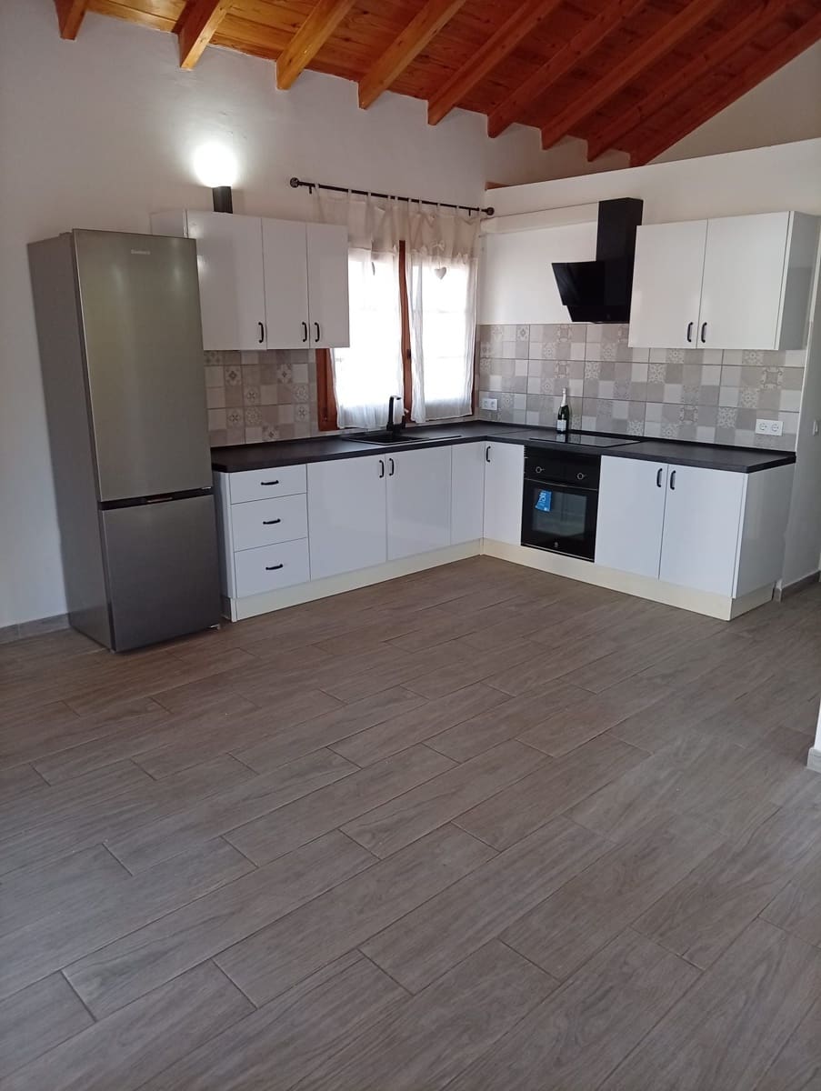 2 bedroom Villa for sale in Antigua with pool - € 290,000 (Ref: 9824626)