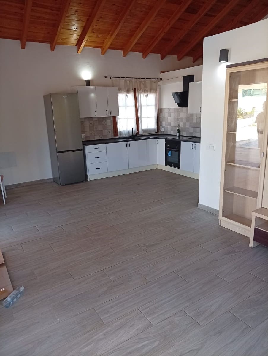 2 bedroom Villa for sale in Antigua with pool - € 290,000 (Ref: 9824626)