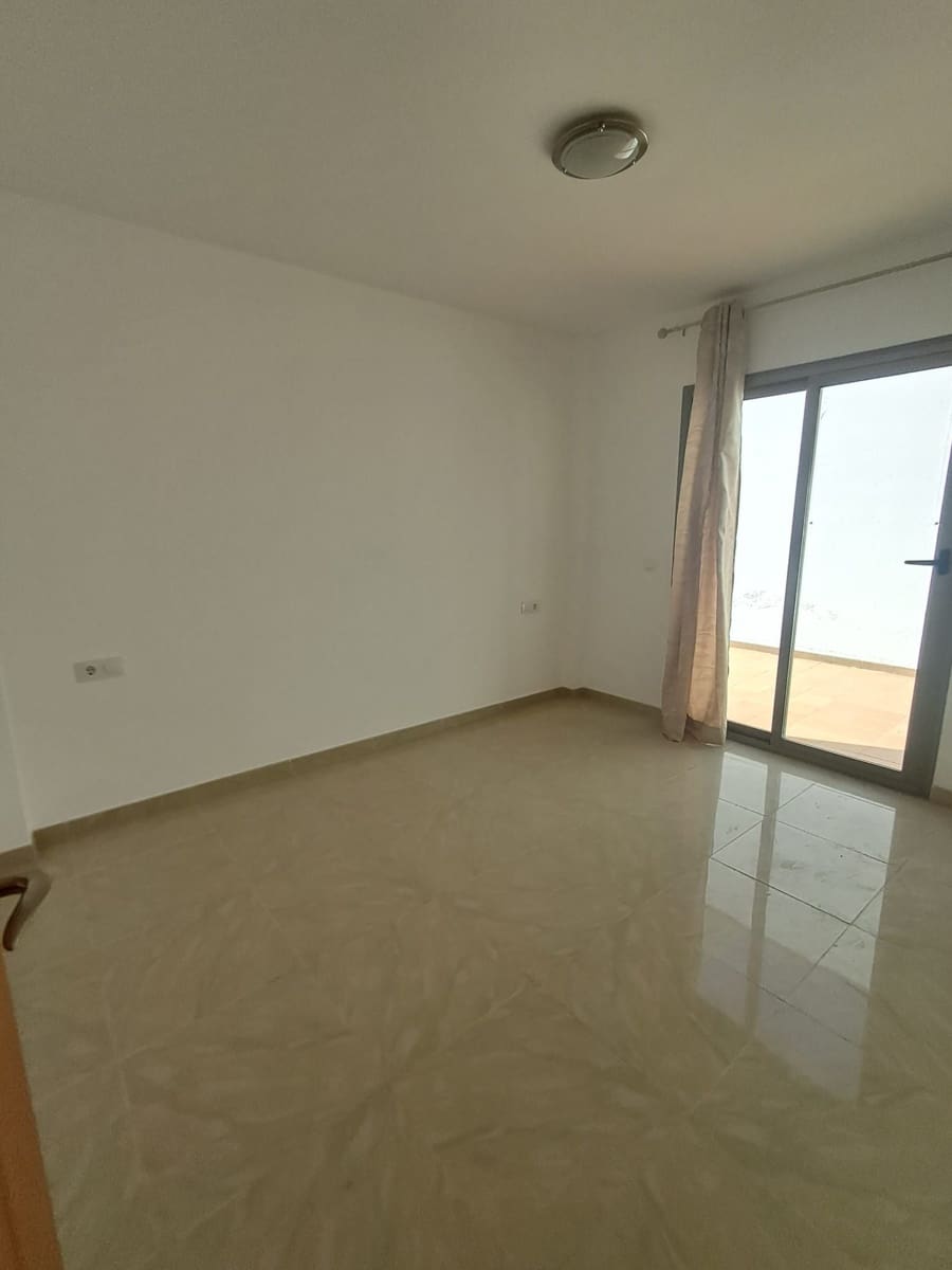 3 bedroom Villa for sale in Puerto del Rosario with garage - € 315,000 (Ref: 9849070)