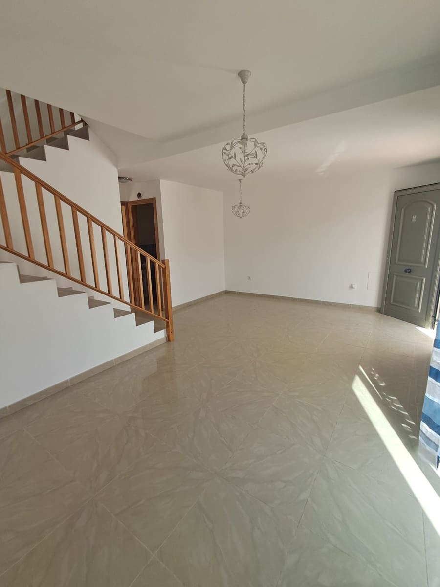 3 bedroom Villa for sale in Puerto del Rosario with garage - € 315,000 (Ref: 9849070)