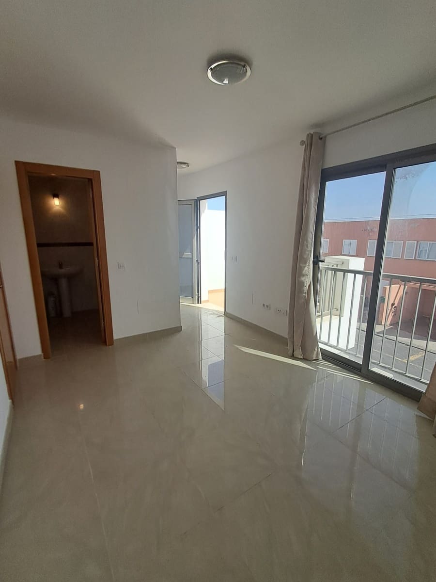 3 bedroom Villa for sale in Puerto del Rosario with garage - € 315,000 (Ref: 9849070)