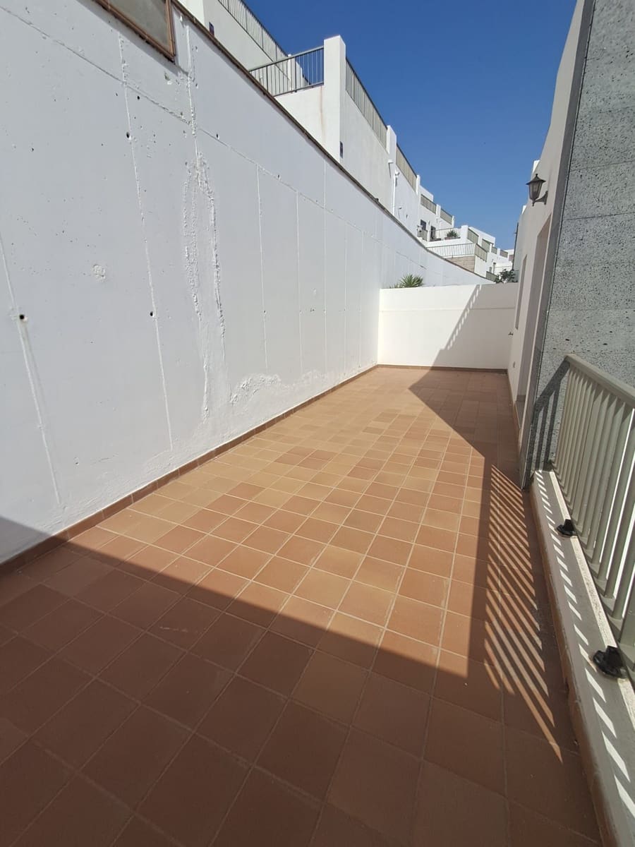 3 bedroom Villa for sale in Puerto del Rosario with garage - € 315,000 (Ref: 9849070)