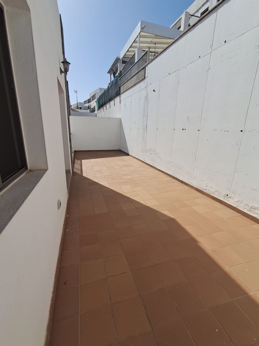 3 bedroom Villa for sale in Puerto del Rosario with garage - € 315,000 (Ref: 9849070)