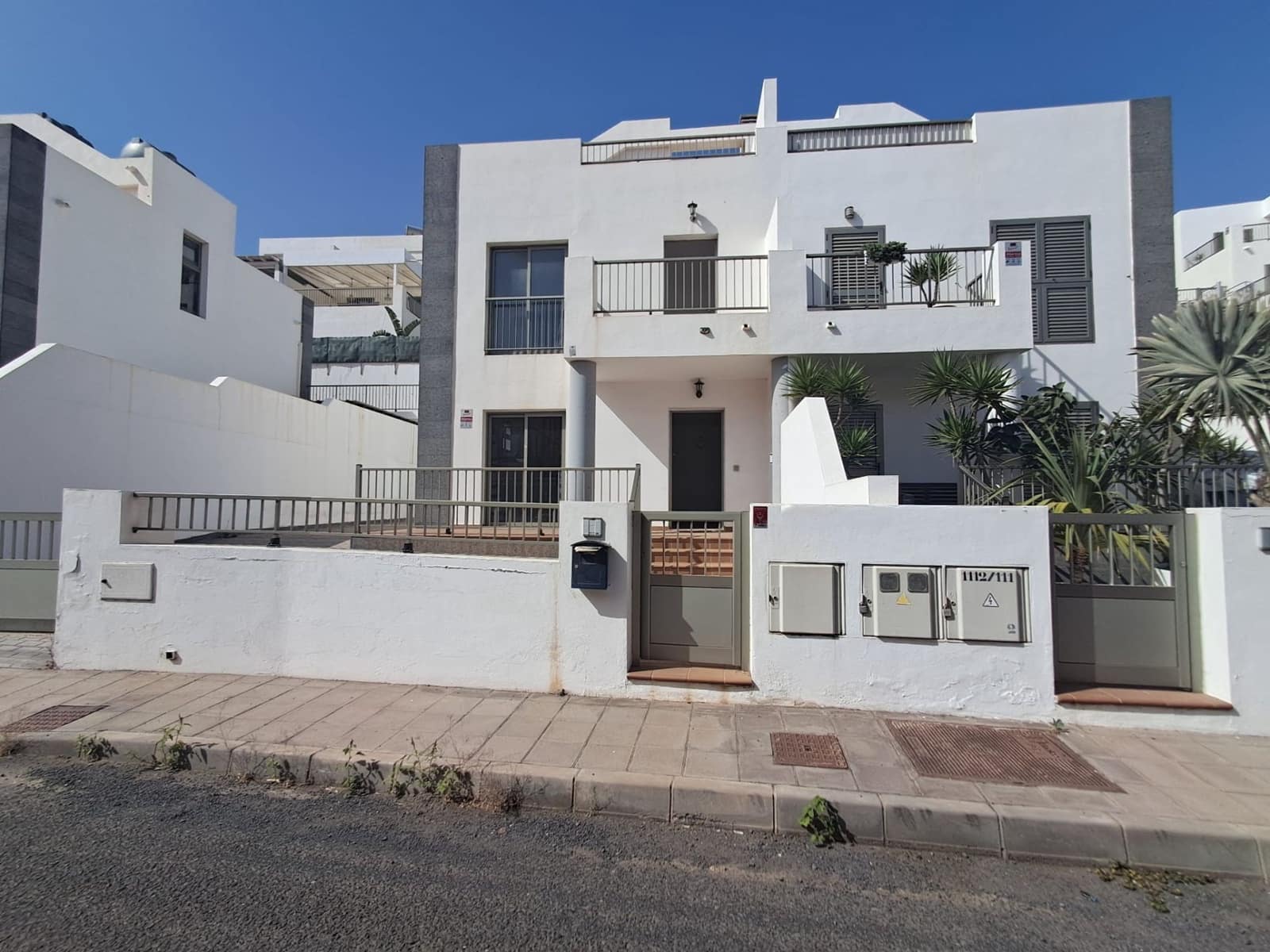 3 bedroom Villa for sale in Puerto del Rosario with garage - € 315,000 (Ref: 9849070)