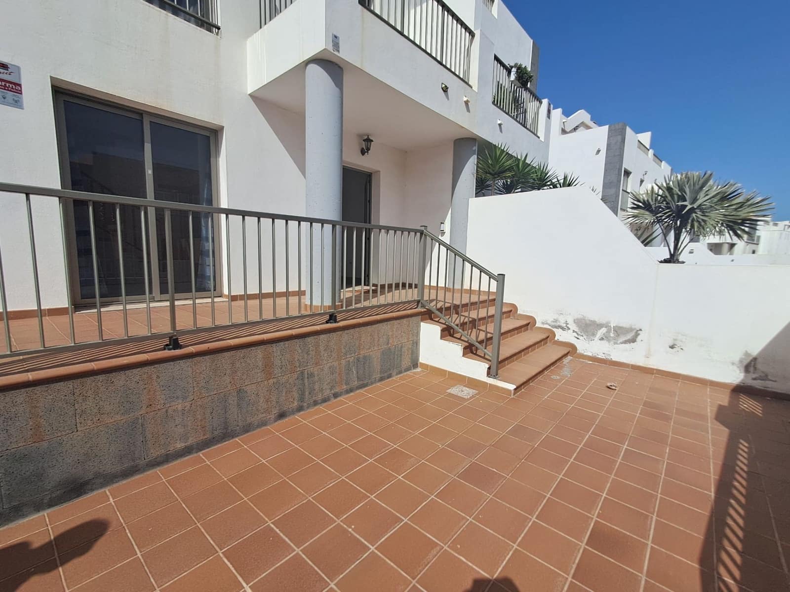 3 bedroom Villa for sale in Puerto del Rosario with garage - € 315,000 (Ref: 9849070)