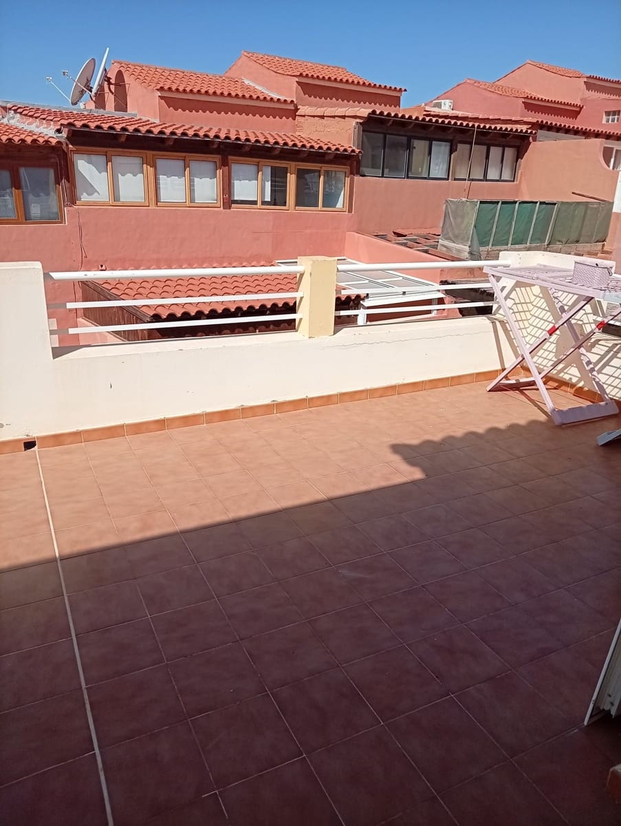 3 soveværelse Villa til salg i Caleta de Fuste med swimmingpool - € 325.000 (Ref: 9947336)