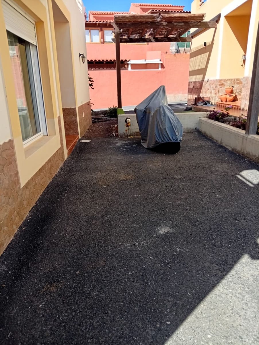 3 soveværelse Villa til salg i Caleta de Fuste med swimmingpool - € 325.000 (Ref: 9947336)