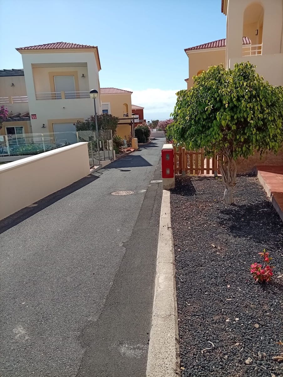 3 soveværelse Villa til salg i Caleta de Fuste med swimmingpool - € 325.000 (Ref: 9947336)