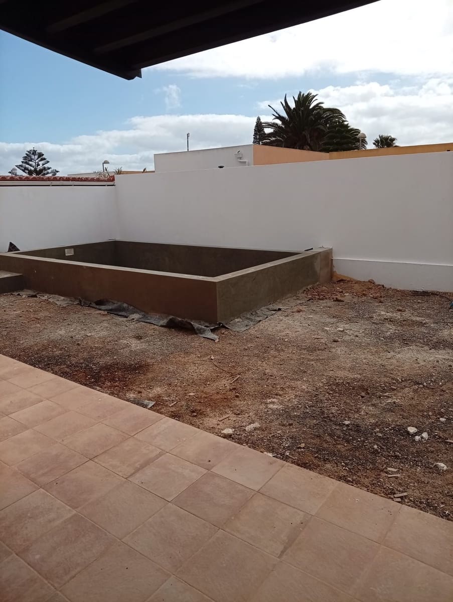 2 sovrum Villa till salu i Corralejo med pool garage - 330 000 € (Ref: 9962142)