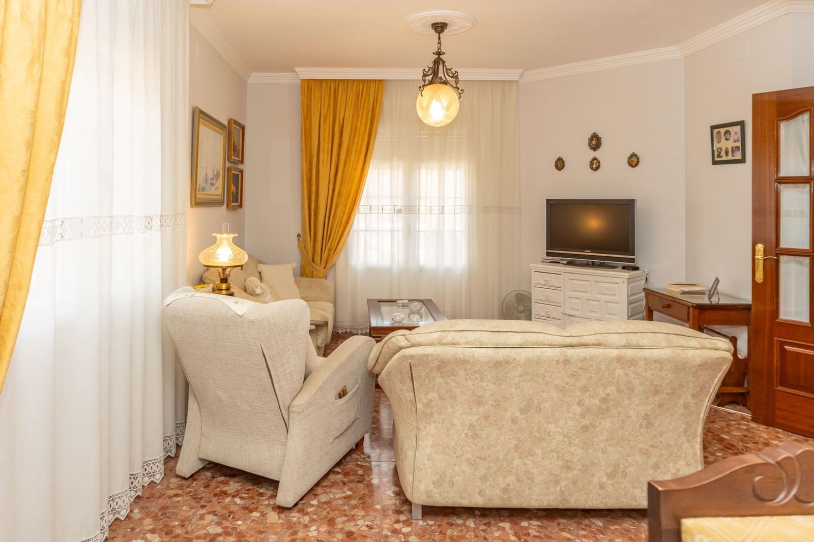 4 slaapkamer Villa te koop in Aldeire met garage - € 200.000 (Ref: 10043106)