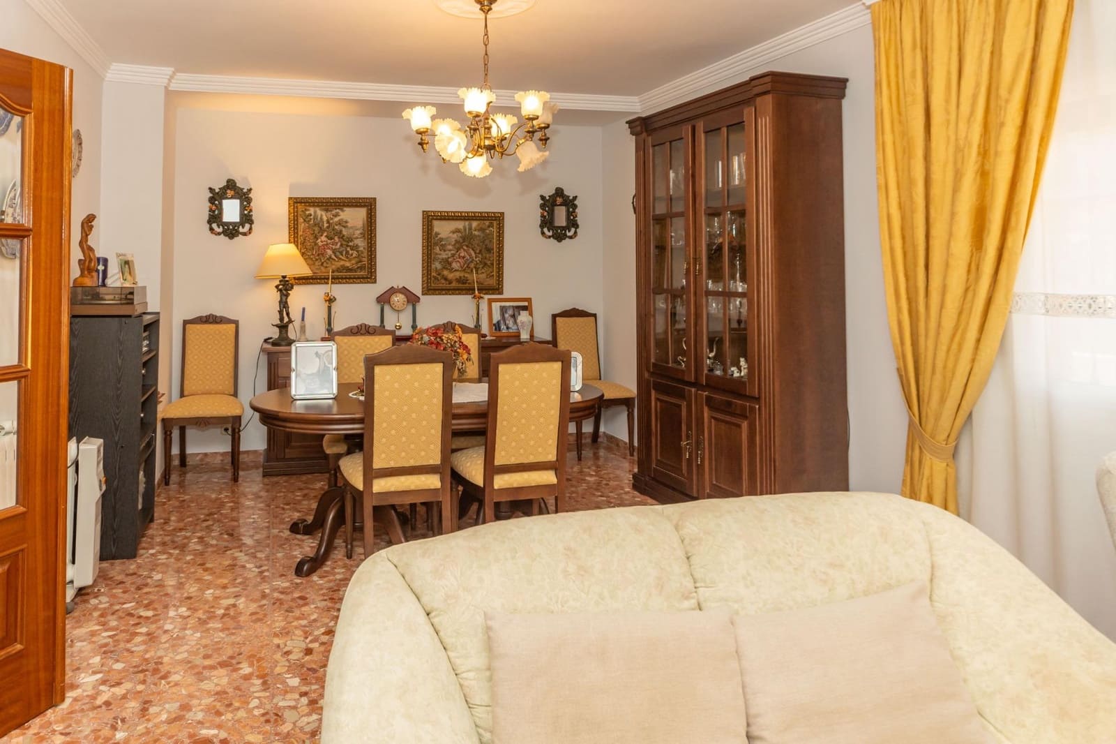 4 slaapkamer Villa te koop in Aldeire met garage - € 200.000 (Ref: 10043106)