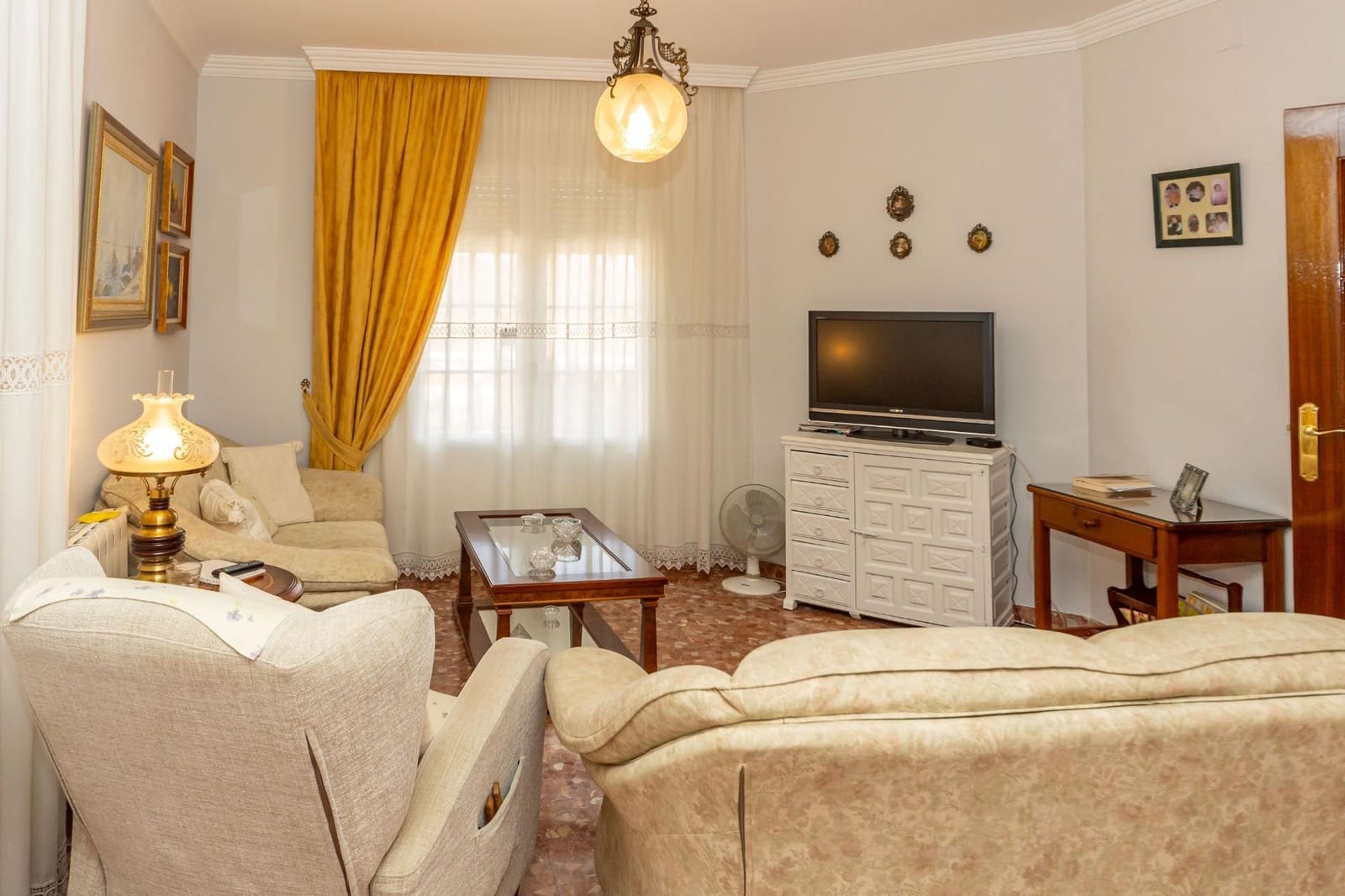 4 slaapkamer Villa te koop in Aldeire met garage - € 200.000 (Ref: 10043106)