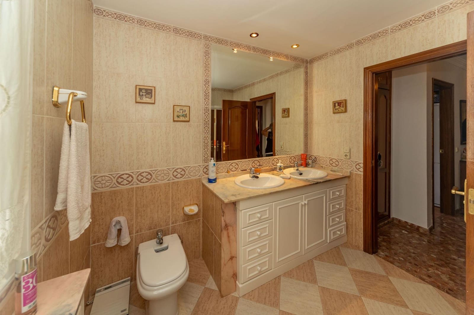 4 slaapkamer Villa te koop in Aldeire met garage - € 200.000 (Ref: 10043106)