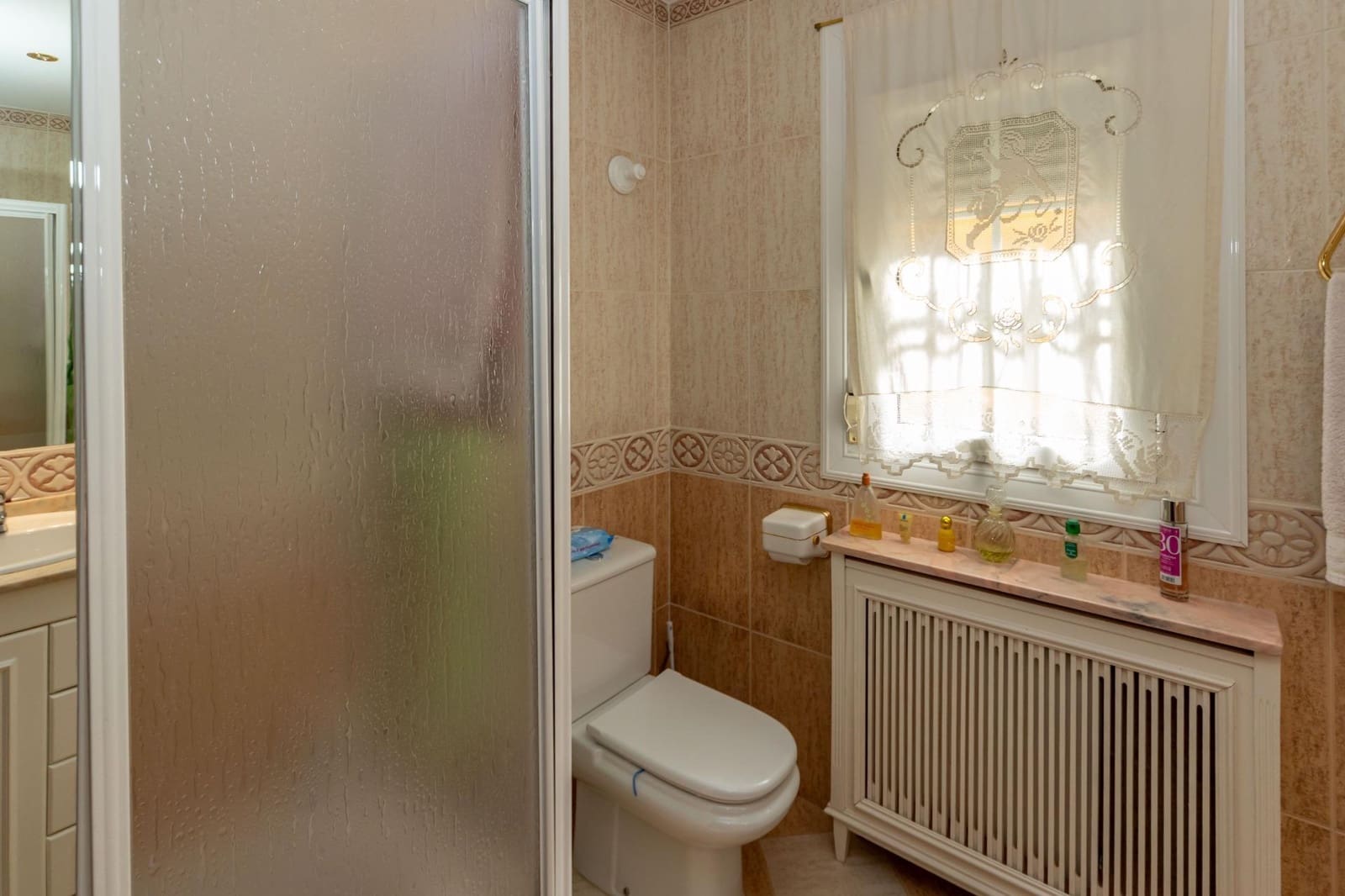 4 slaapkamer Villa te koop in Aldeire met garage - € 200.000 (Ref: 10043106)