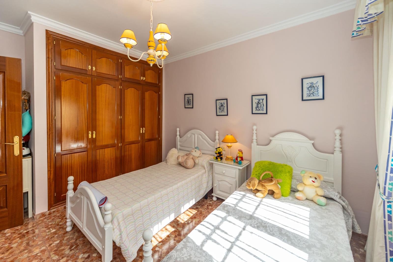 4 slaapkamer Villa te koop in Aldeire met garage - € 200.000 (Ref: 10043106)