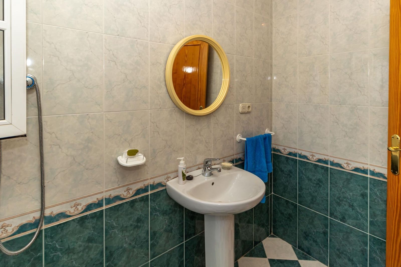 4 slaapkamer Villa te koop in Aldeire met garage - € 200.000 (Ref: 10043106)